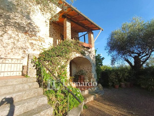 casa indipendente in vendita a Camaiore in zona Pieve di Camaiore