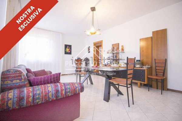 appartamento in vendita a Camaiore in zona Lido di Camaiore