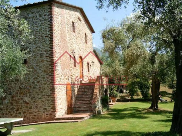 casale in vendita a Camaiore