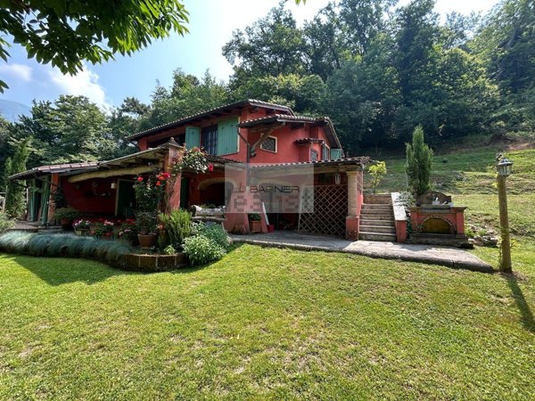 casa indipendente in vendita a Camaiore