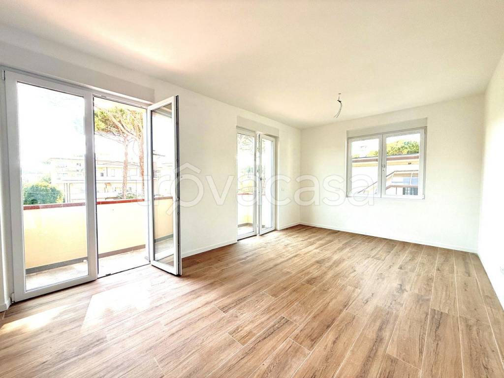 appartamento in vendita a Camaiore in zona Lido di Camaiore