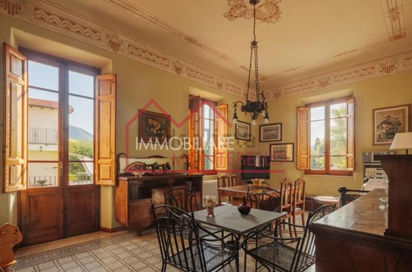 casa indipendente in vendita a Camaiore