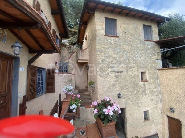 casa indipendente in vendita a Camaiore