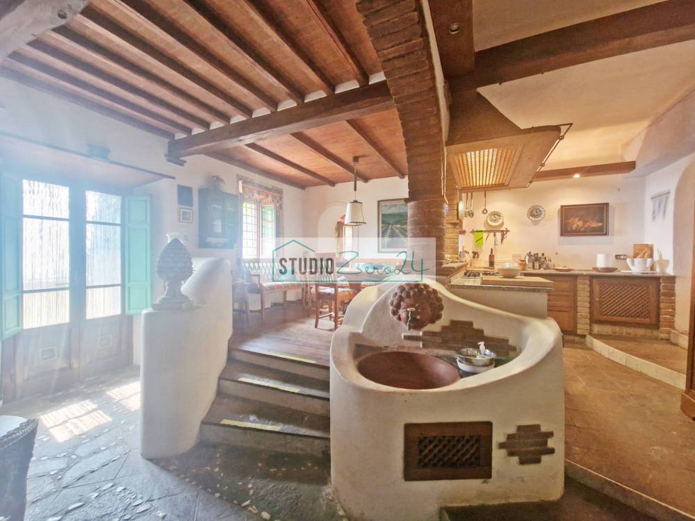 casa indipendente in vendita a Camaiore in zona Metato