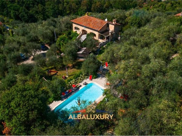 casa indipendente in vendita a Camaiore in zona Lido di Camaiore