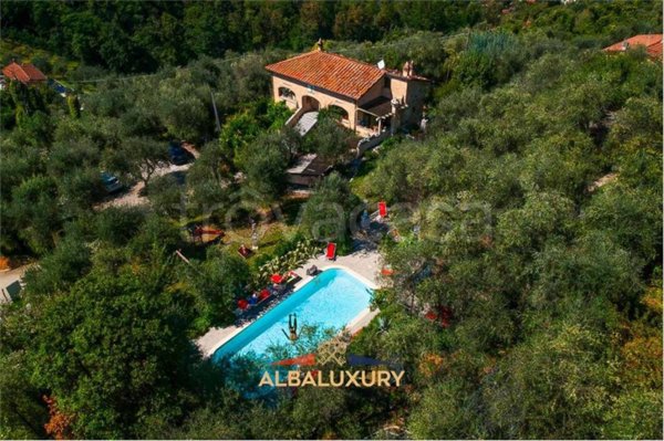 casa indipendente in vendita a Camaiore in zona Lido di Camaiore