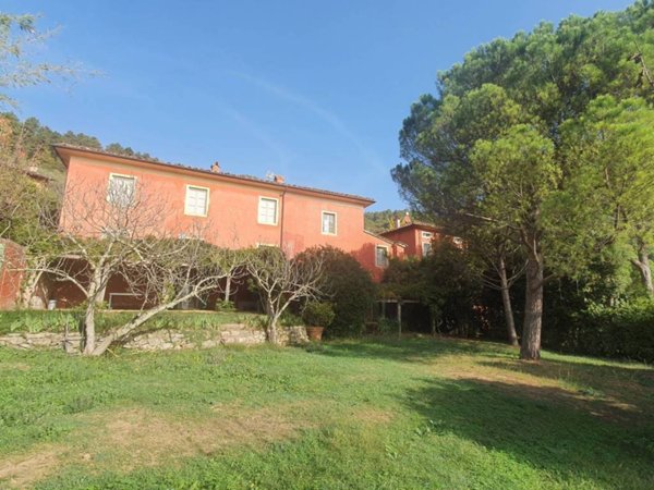 casa indipendente in vendita a Camaiore in zona Orbicciano