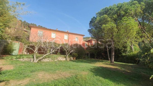 casa indipendente in vendita a Camaiore in zona Orbicciano
