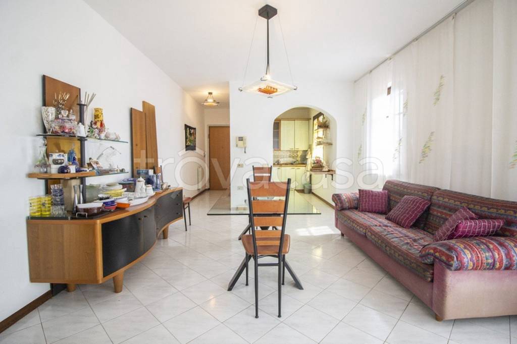 appartamento in vendita a Camaiore in zona Lido di Camaiore
