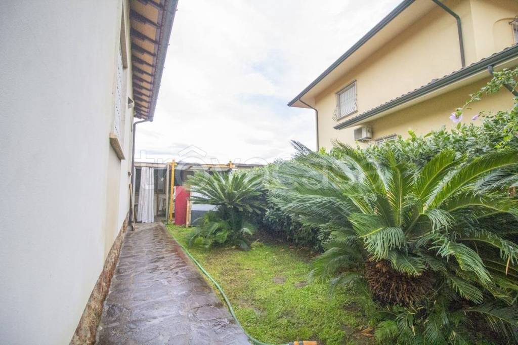 casa indipendente in vendita a Camaiore in zona Lido di Camaiore