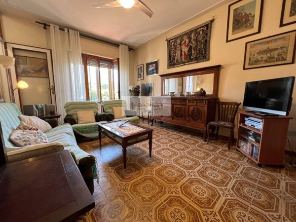 appartamento in vendita a Camaiore in zona Lido di Camaiore