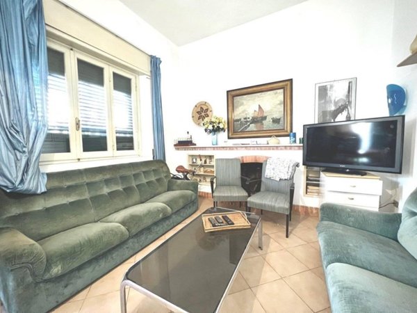 casa indipendente in vendita a Camaiore in zona Lido di Camaiore