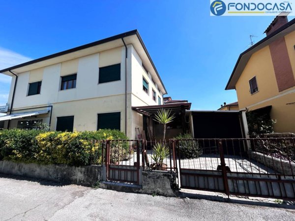 appartamento in vendita a Camaiore in zona Lido di Camaiore