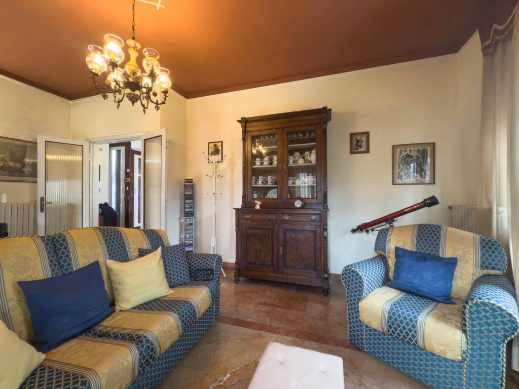 casa indipendente in vendita a Camaiore in zona Lido di Camaiore