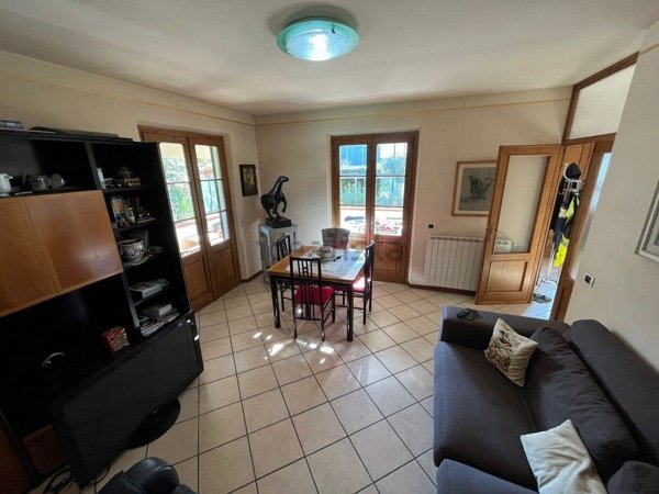 casa indipendente in vendita a Camaiore