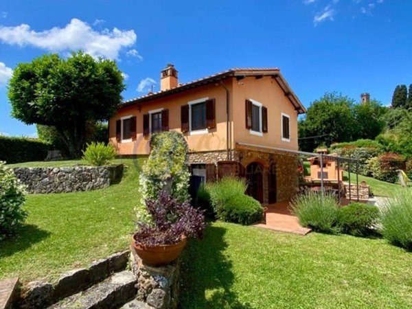 casa indipendente in vendita a Camaiore in zona Lido di Camaiore