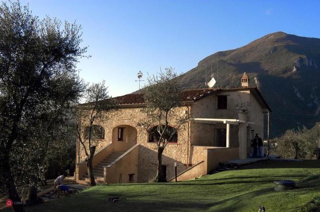 casa indipendente in vendita a Camaiore