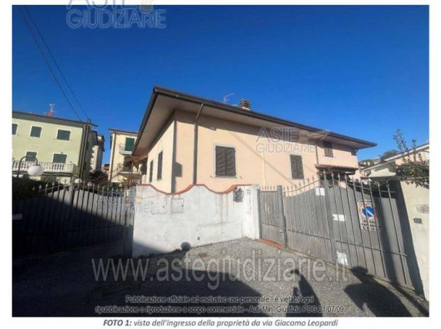 casa indipendente in vendita a Camaiore in zona Lido di Camaiore