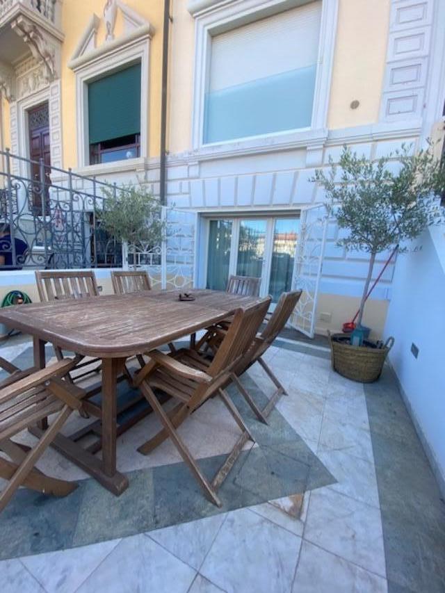 appartamento in vendita a Camaiore in zona Lido di Camaiore