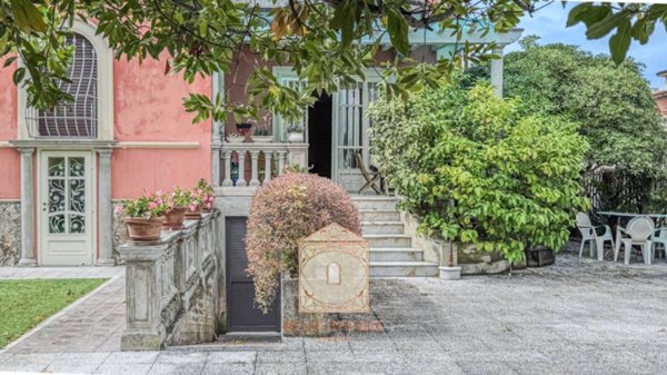 appartamento in vendita a Camaiore in zona Lido di Camaiore