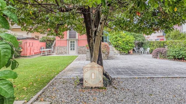 appartamento in vendita a Camaiore in zona Lido di Camaiore