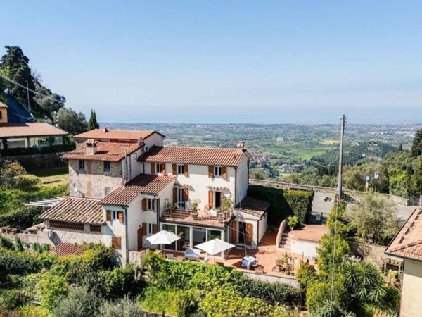 casa indipendente in vendita a Camaiore in zona Santa Lucia