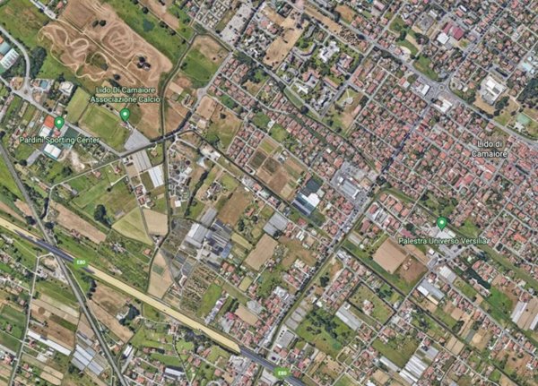terreno edificabile in vendita a Camaiore in zona Lido di Camaiore