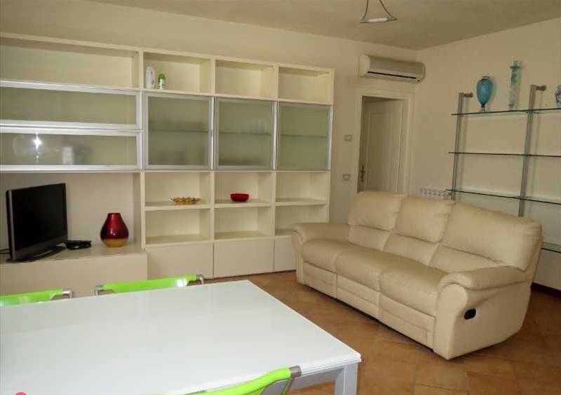 appartamento in vendita a Camaiore in zona Lido di Camaiore