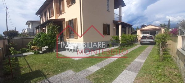 casa indipendente in vendita a Camaiore in zona Lido di Camaiore