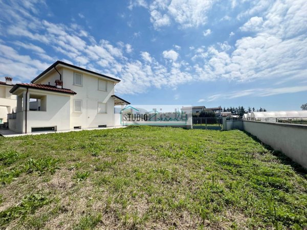 casa indipendente in vendita a Camaiore in zona Capezzano Pianore