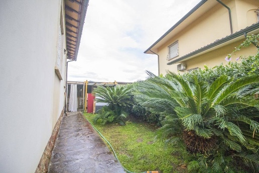 casa indipendente in vendita a Camaiore