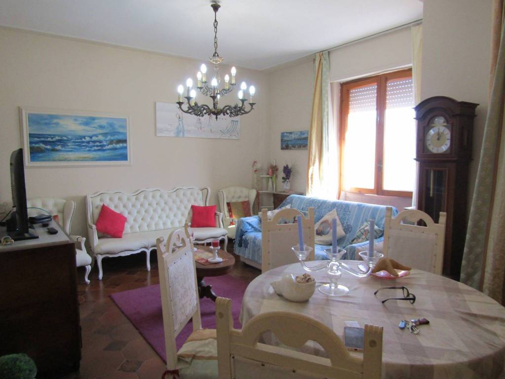 appartamento in vendita a Camaiore in zona Lido di Camaiore