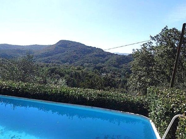 casa indipendente in vendita a Camaiore in zona Orbicciano