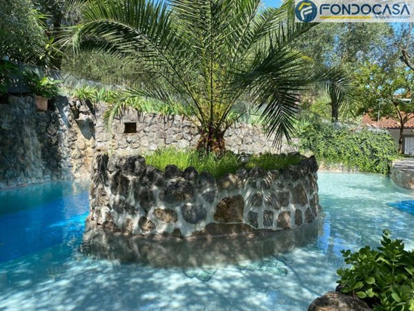 casa indipendente in vendita a Camaiore