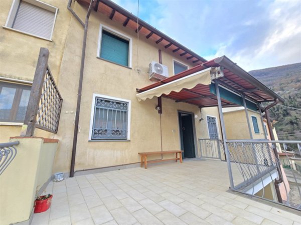 casa indipendente in vendita a Camaiore