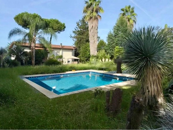 casa indipendente in vendita a Camaiore