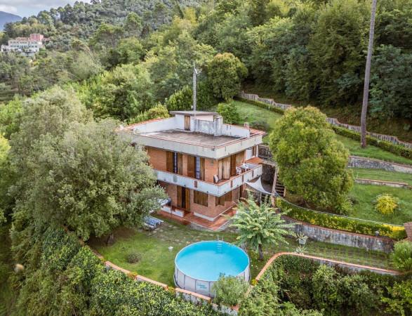 casa indipendente in vendita a Camaiore