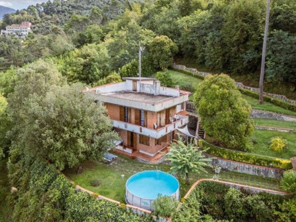 casa indipendente in vendita a Camaiore