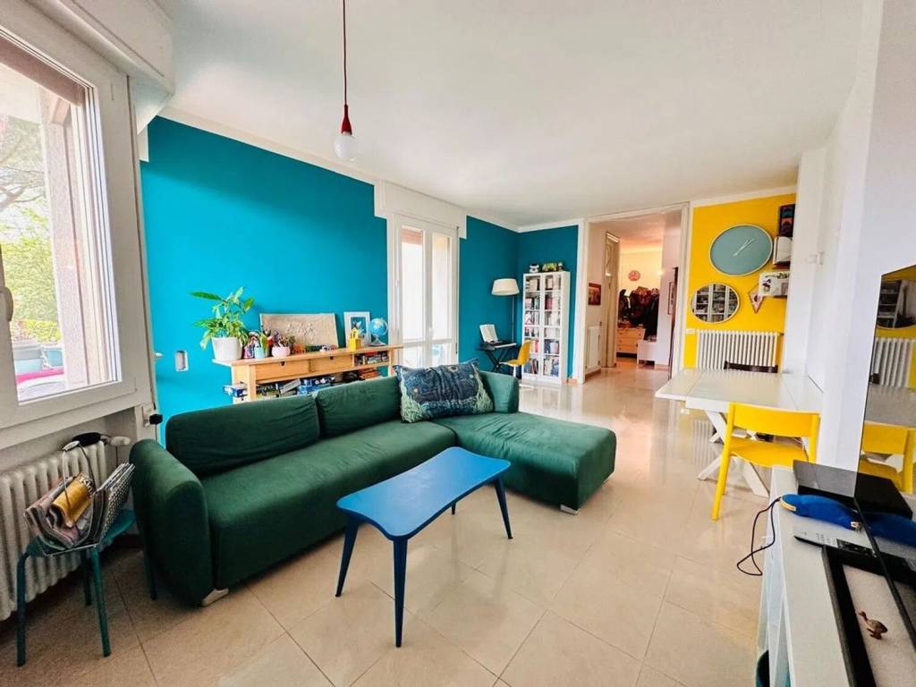 appartamento in vendita a Camaiore in zona Lido di Camaiore