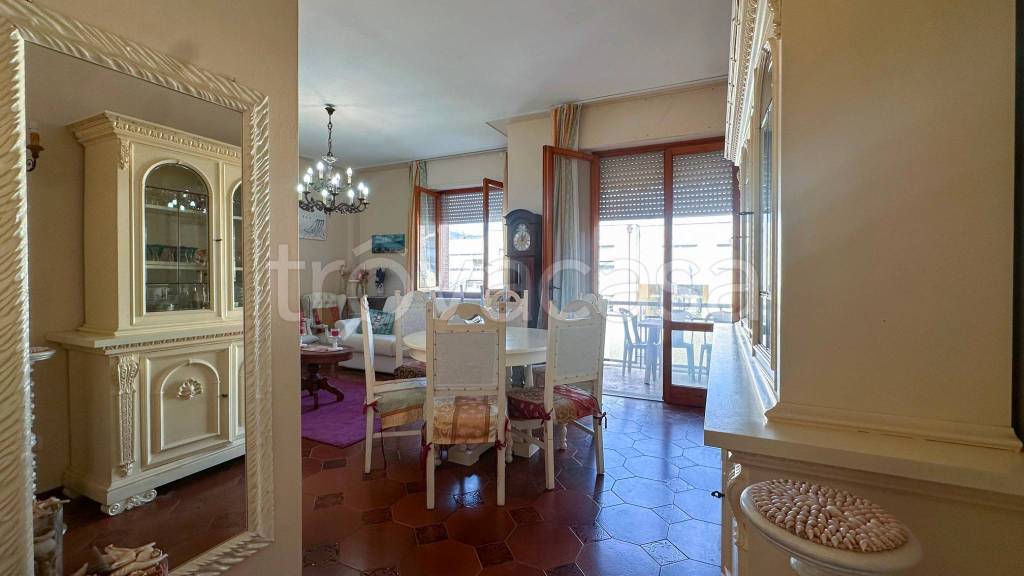 appartamento in vendita a Camaiore in zona Lido di Camaiore
