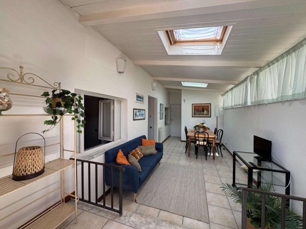 casa indipendente in vendita a Camaiore in zona Lido di Camaiore