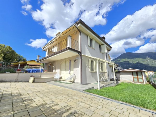 casa indipendente in vendita a Camaiore