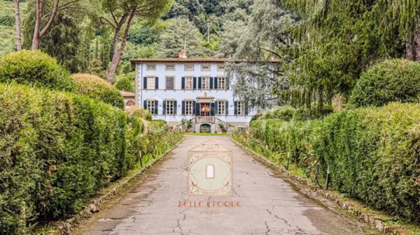 villa in vendita a Camaiore