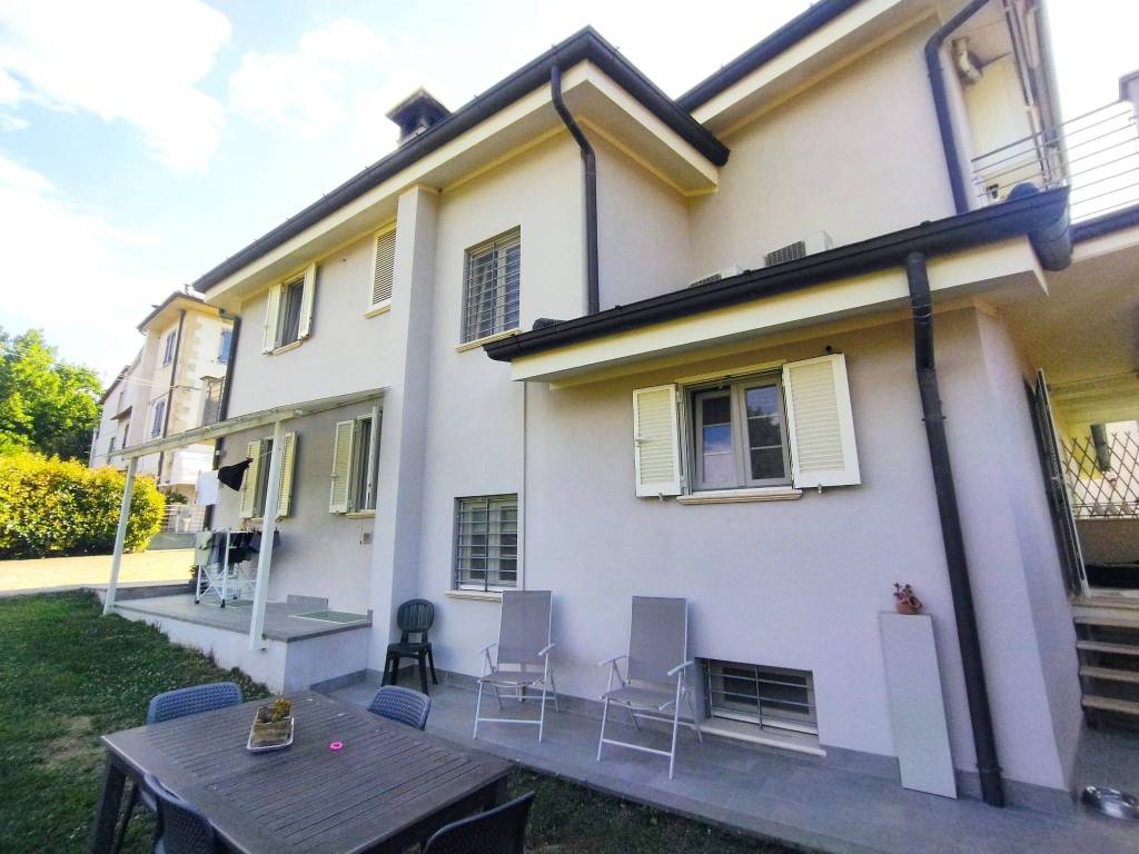 casa indipendente in vendita a Camaiore