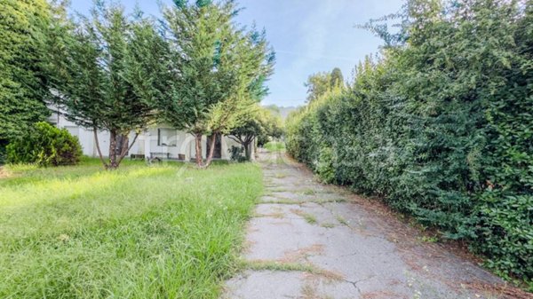 casa indipendente in vendita a Camaiore