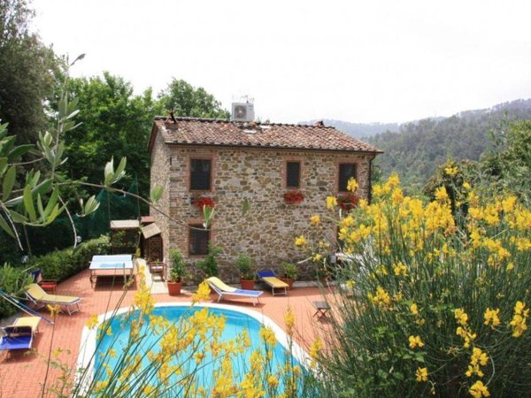 casa indipendente in vendita a Camaiore