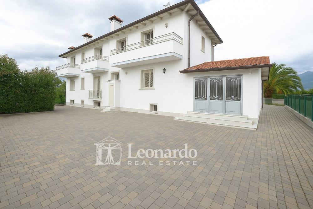 casa indipendente in vendita a Camaiore in zona Capezzano Pianore