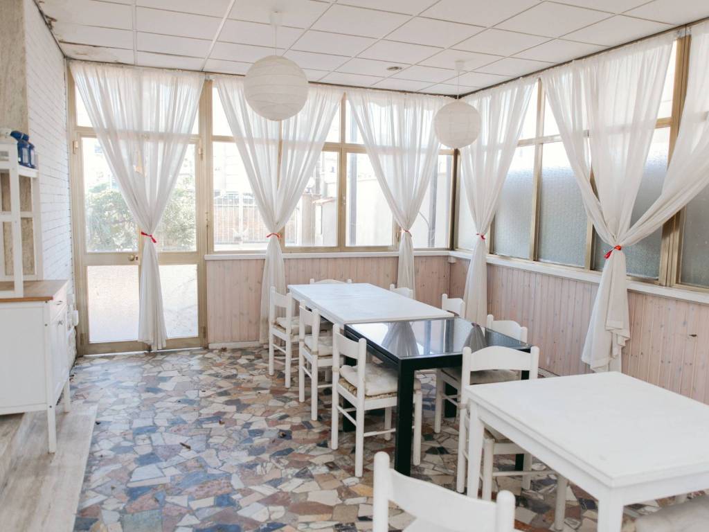 negozio in vendita a Camaiore in zona Lido di Camaiore