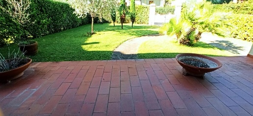 casa indipendente in vendita a Camaiore