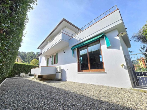 casa indipendente in vendita a Camaiore